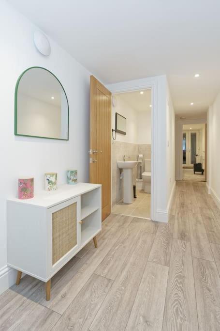 Stylish Beach Front Retreat 2 Bedrooms Herne Bay Exterior photo